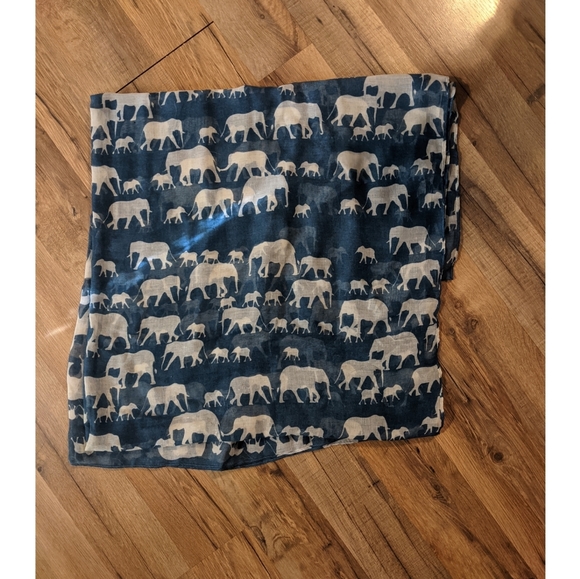 Scarf - Picture 1 of 2